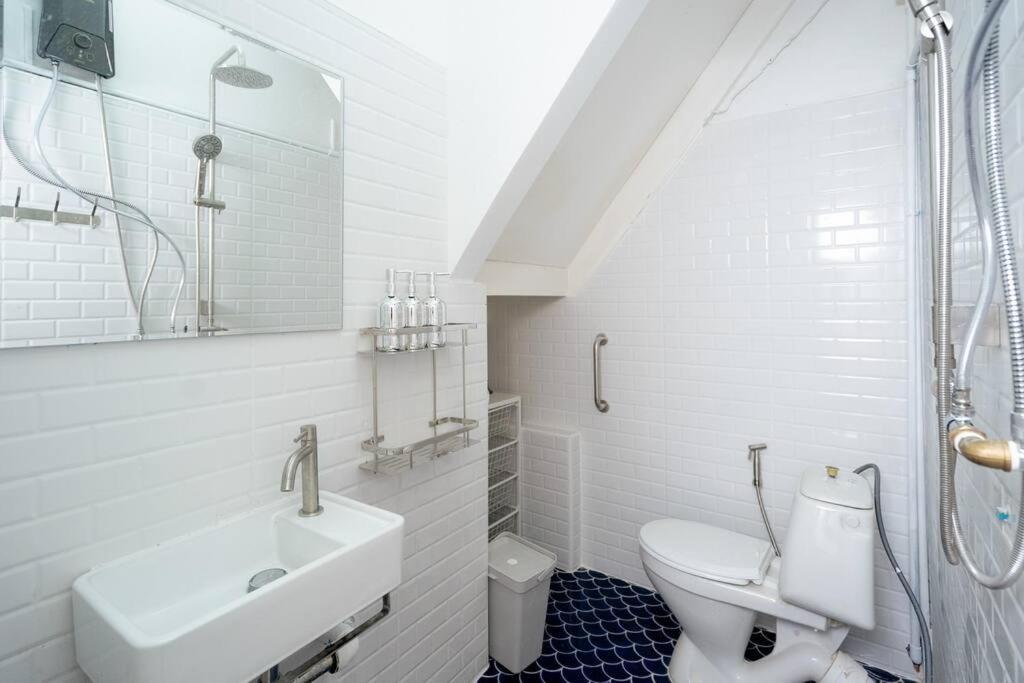 Townhome W/ Workstation-2mins To Food-fun-metro Rumah percutian Bangkok